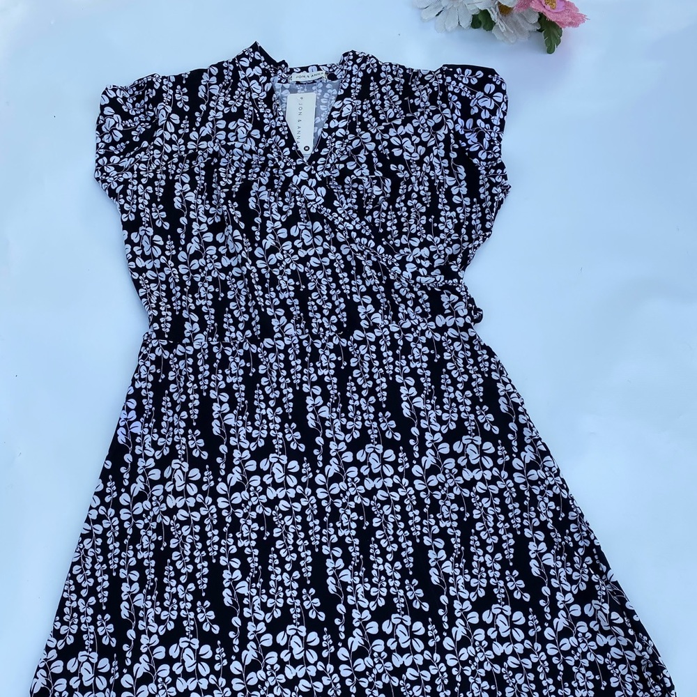 Jon and Anne New dress with tags size medium